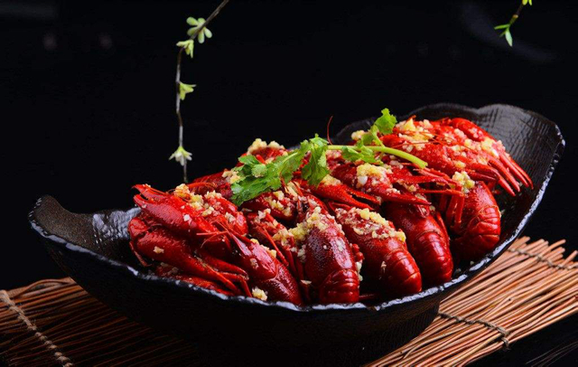 曾是下三流的菜品,穷人才吃,如今彻底火了,320亿蛋糕引抢食! 曾是下三流的菜品,穷人才吃,如今彻底火了,320亿蛋糕引抢食!